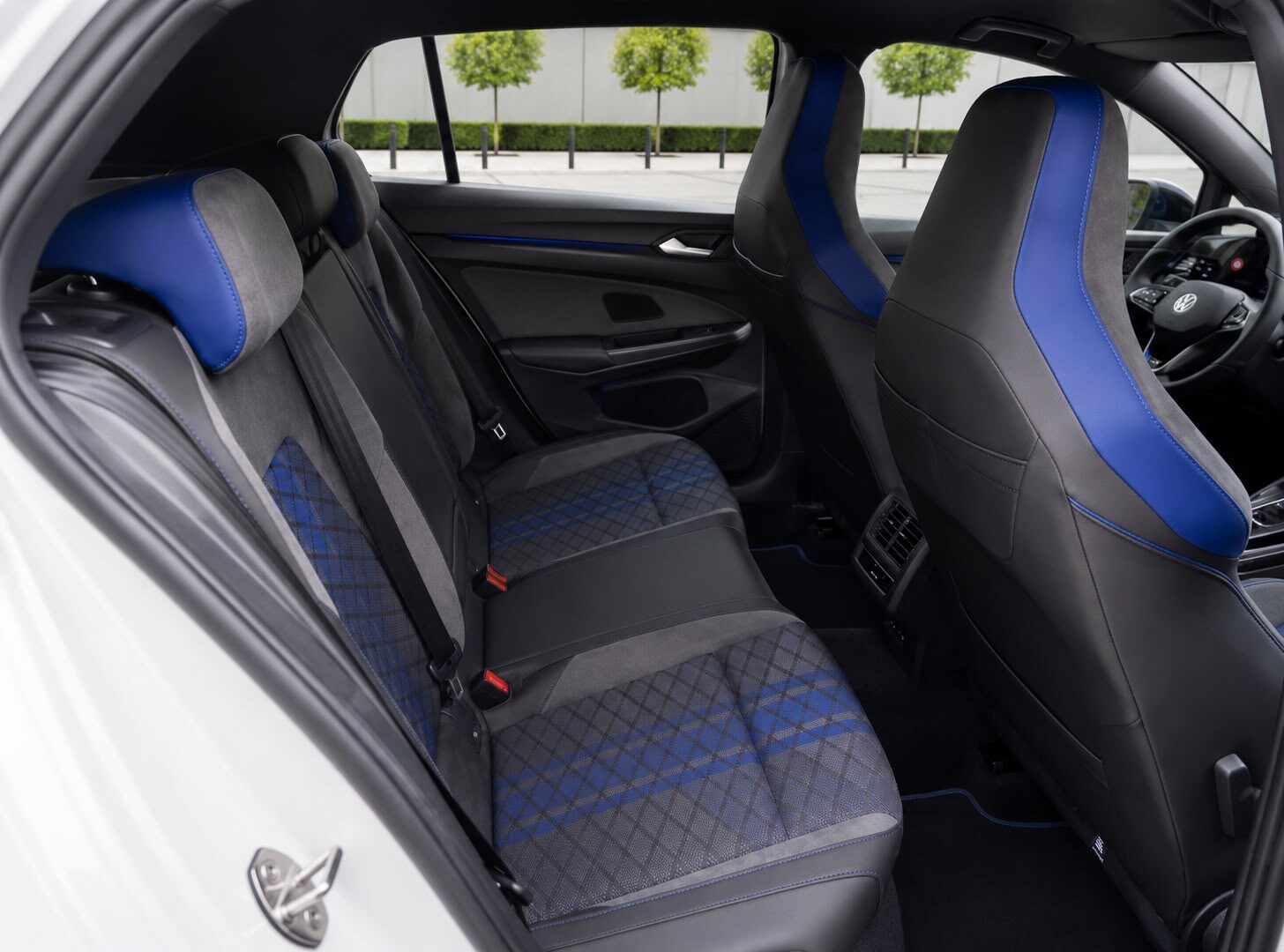 VOLKSWAGEN GOLF 8.5
