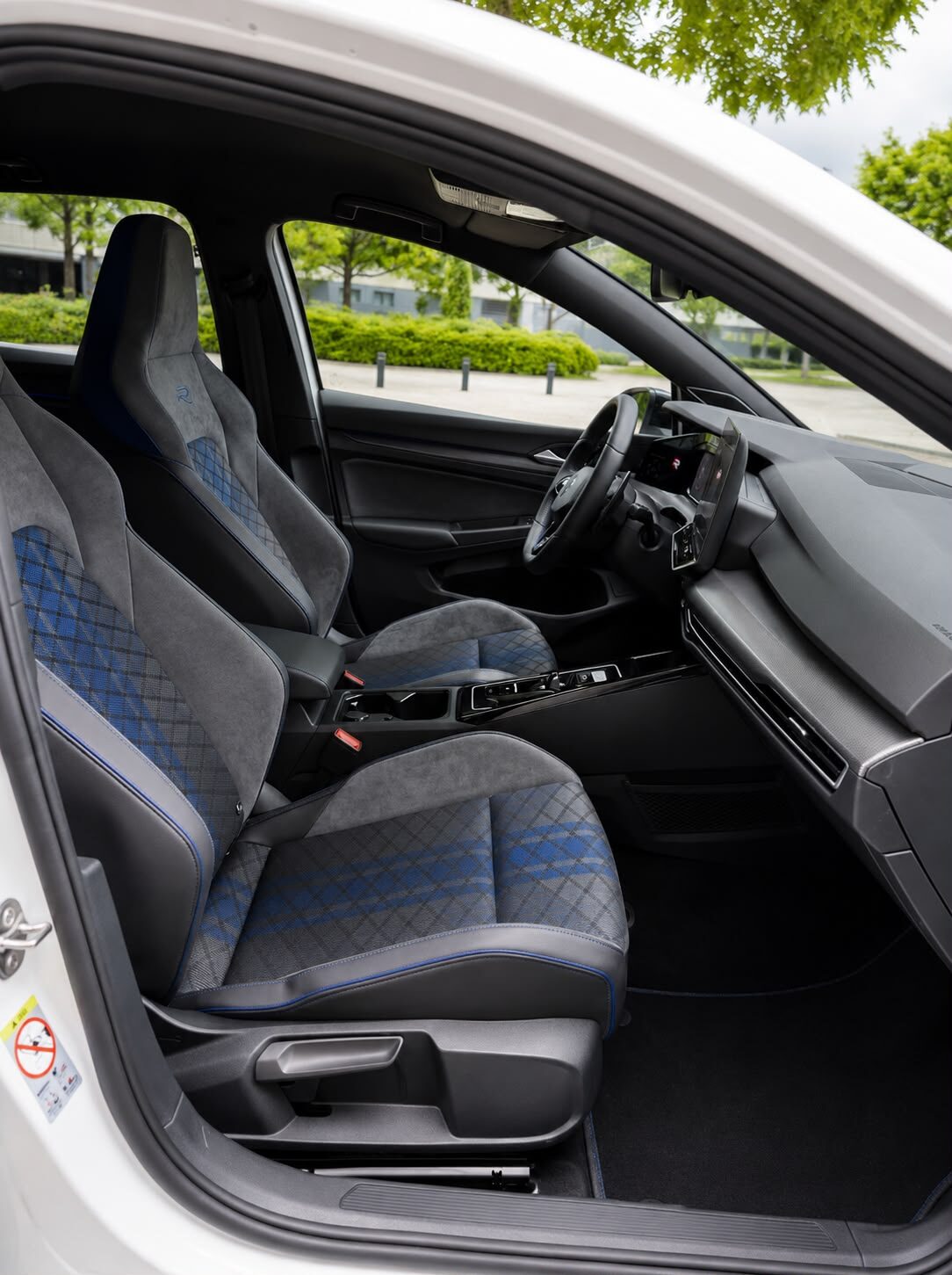 VOLKSWAGEN GOLF 8.5