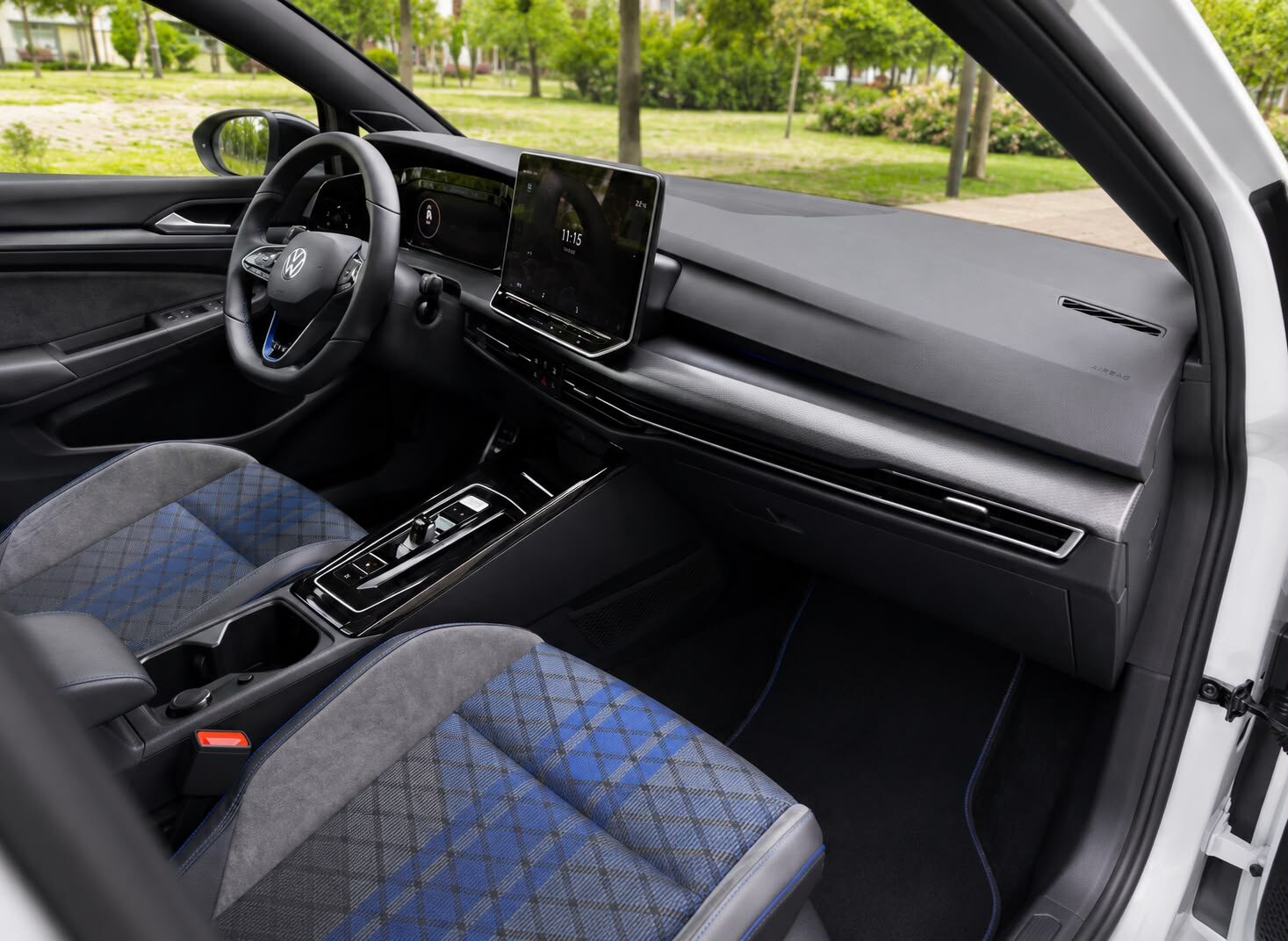 VOLKSWAGEN GOLF 8.5